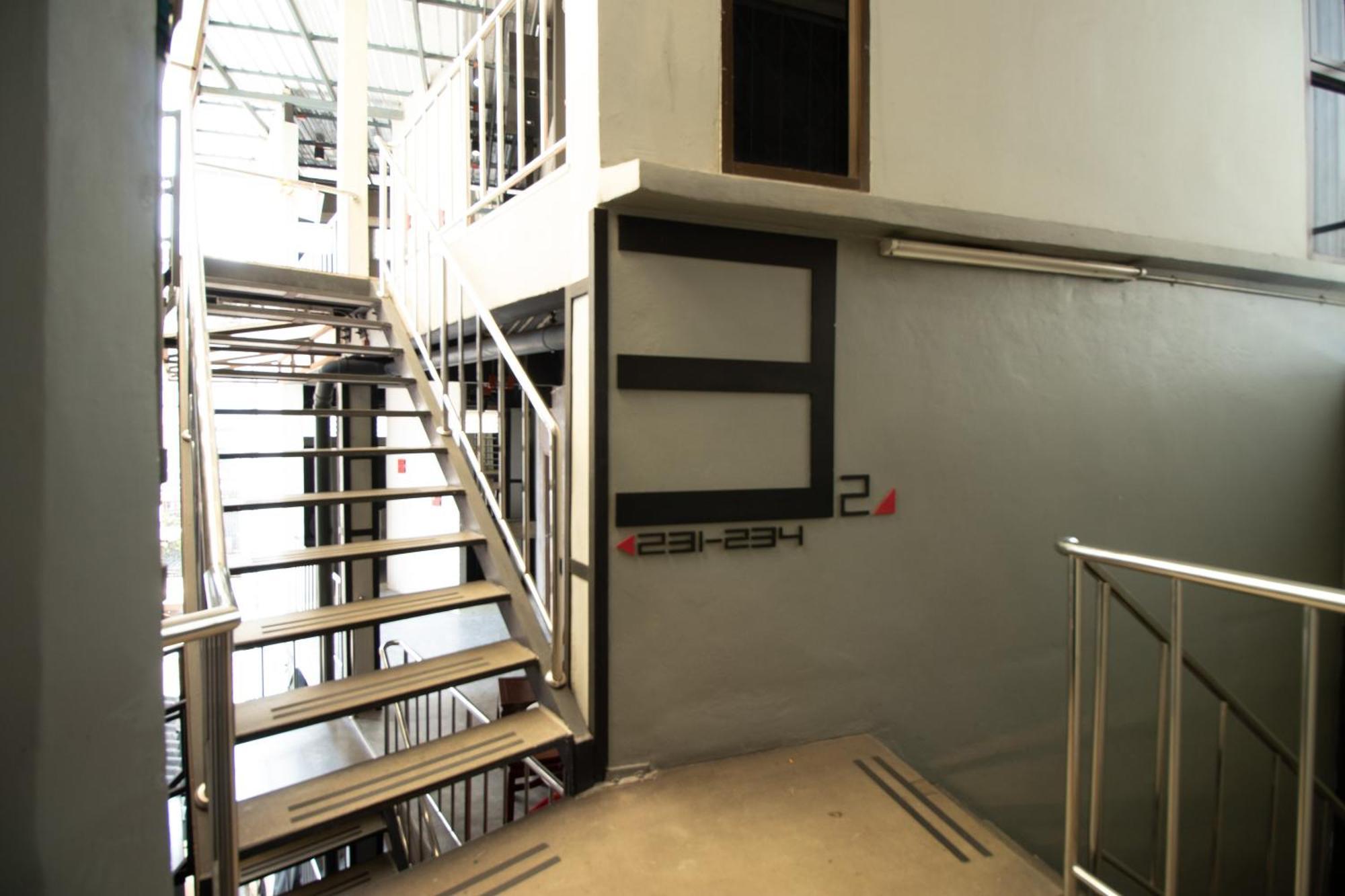 Loftel 22 Hostel Bangkok Exterior photo